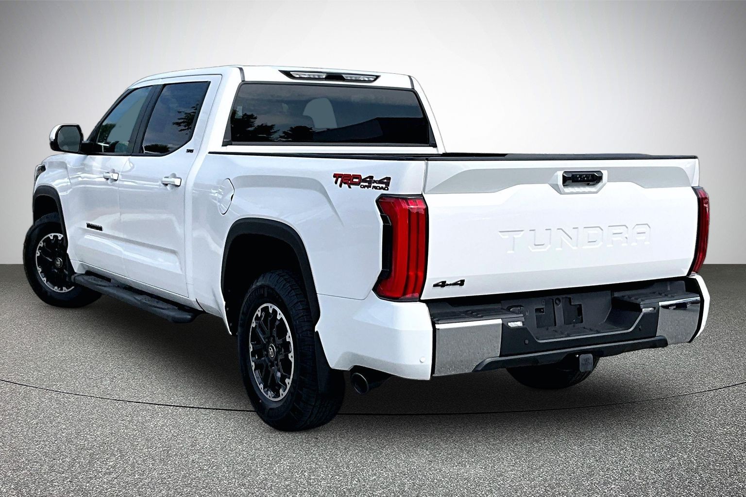 2026 Toyota Tundra 4X4 Tundra CrewMax SR5 L - Thumbnail 4