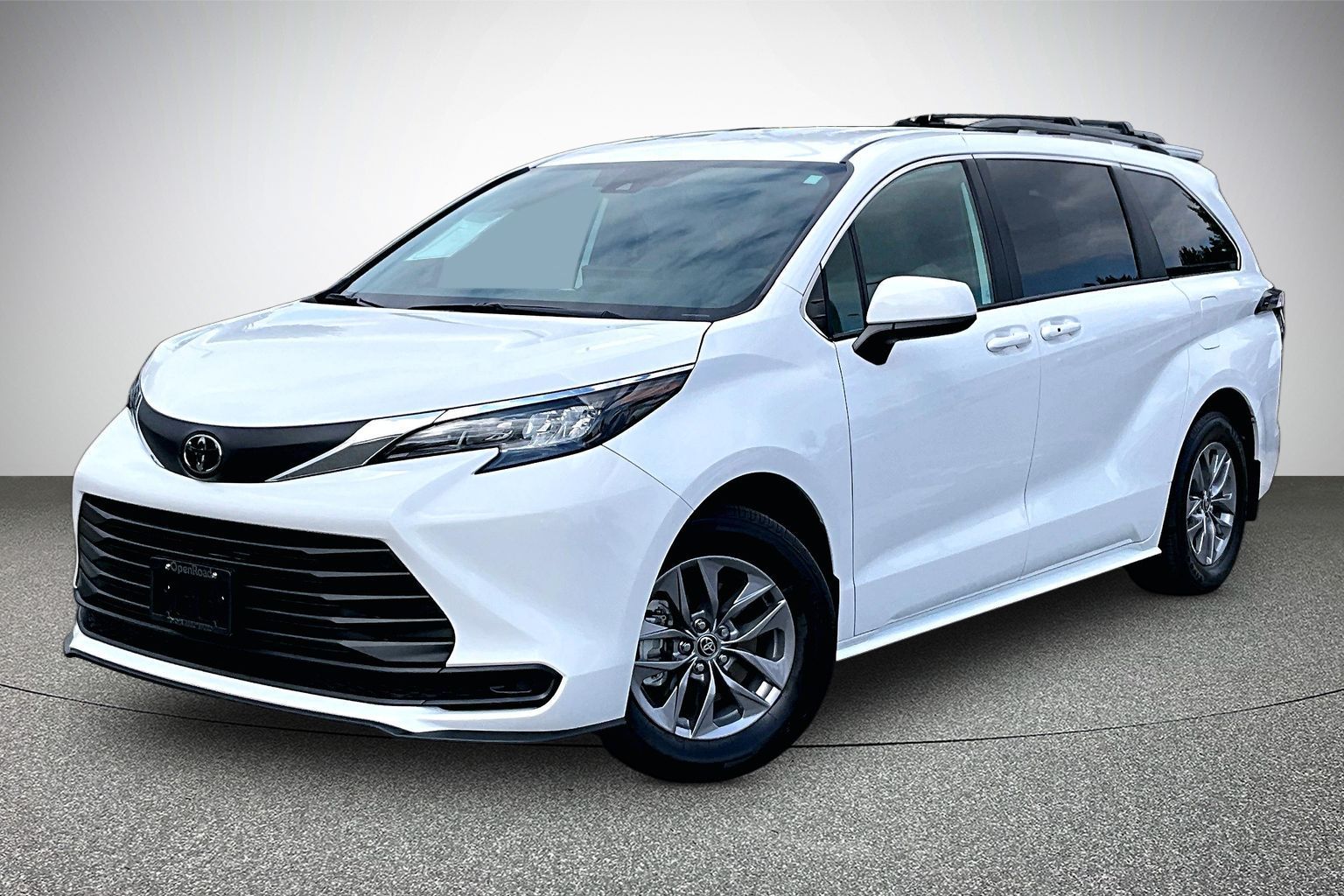 2026 Toyota Sienna Hybrid Sienna LE 8-Pass - Main View