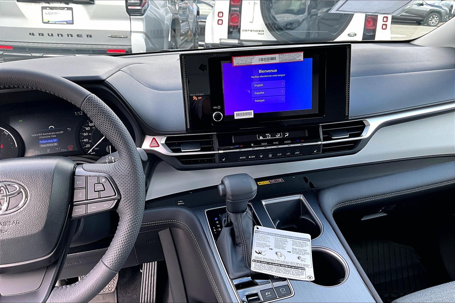 2026 Toyota Sienna Hybrid Sienna LE 8-Pass - Thumbnail 6