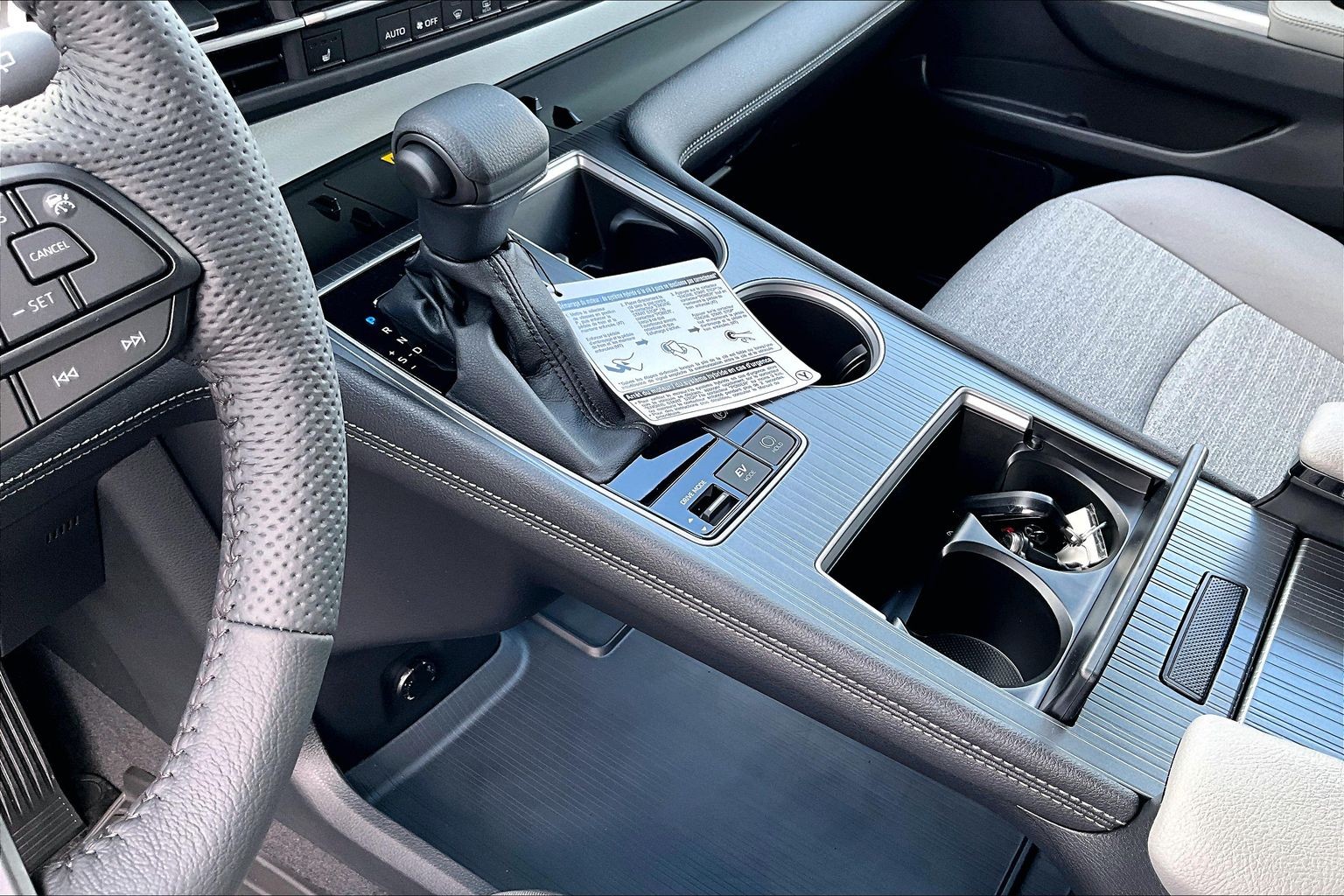 2026 Toyota Sienna Hybrid Sienna LE 8-Pass - Thumbnail 7