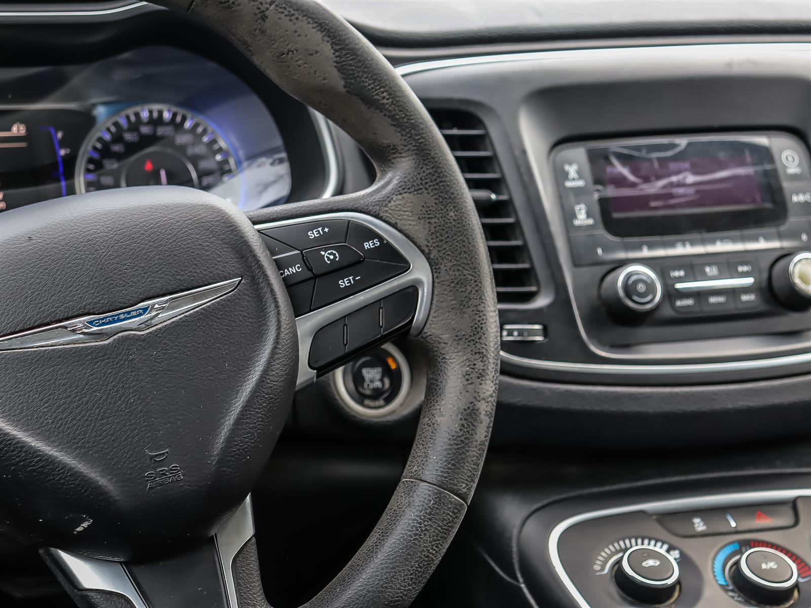 2015 Chrysler 200 - Thumbnail 11