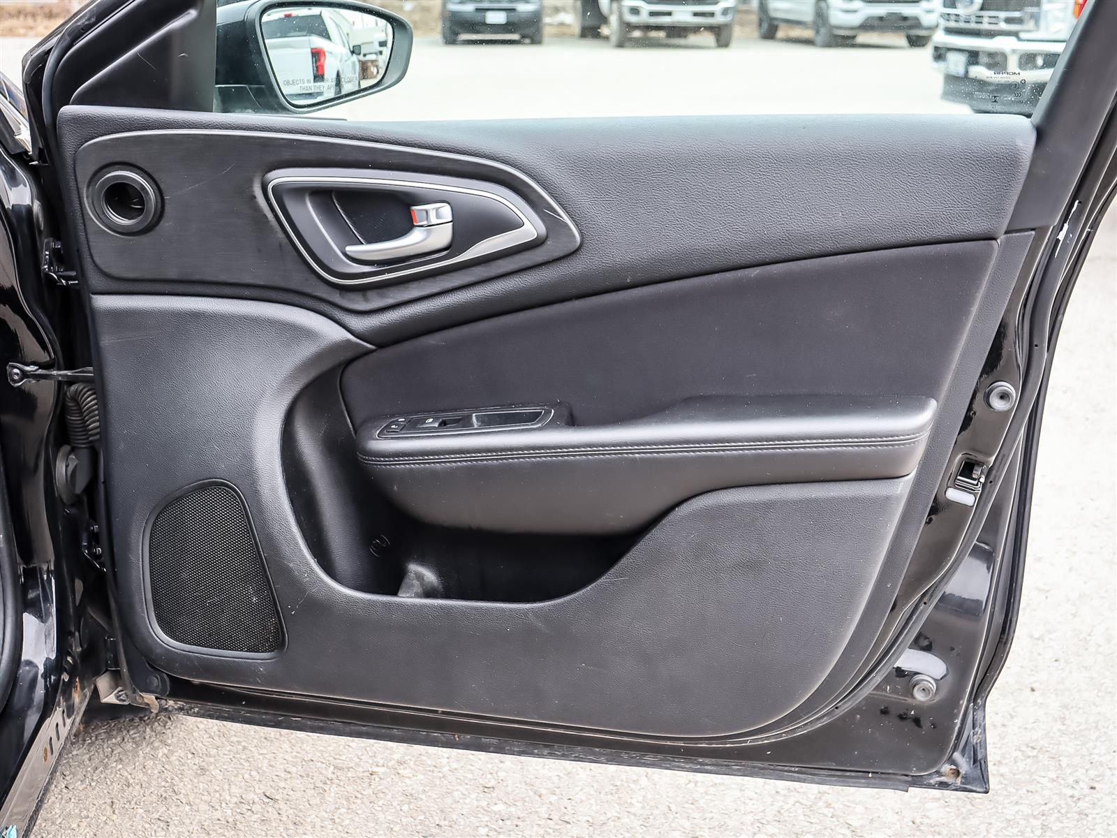 2015 Chrysler 200 - Thumbnail 13