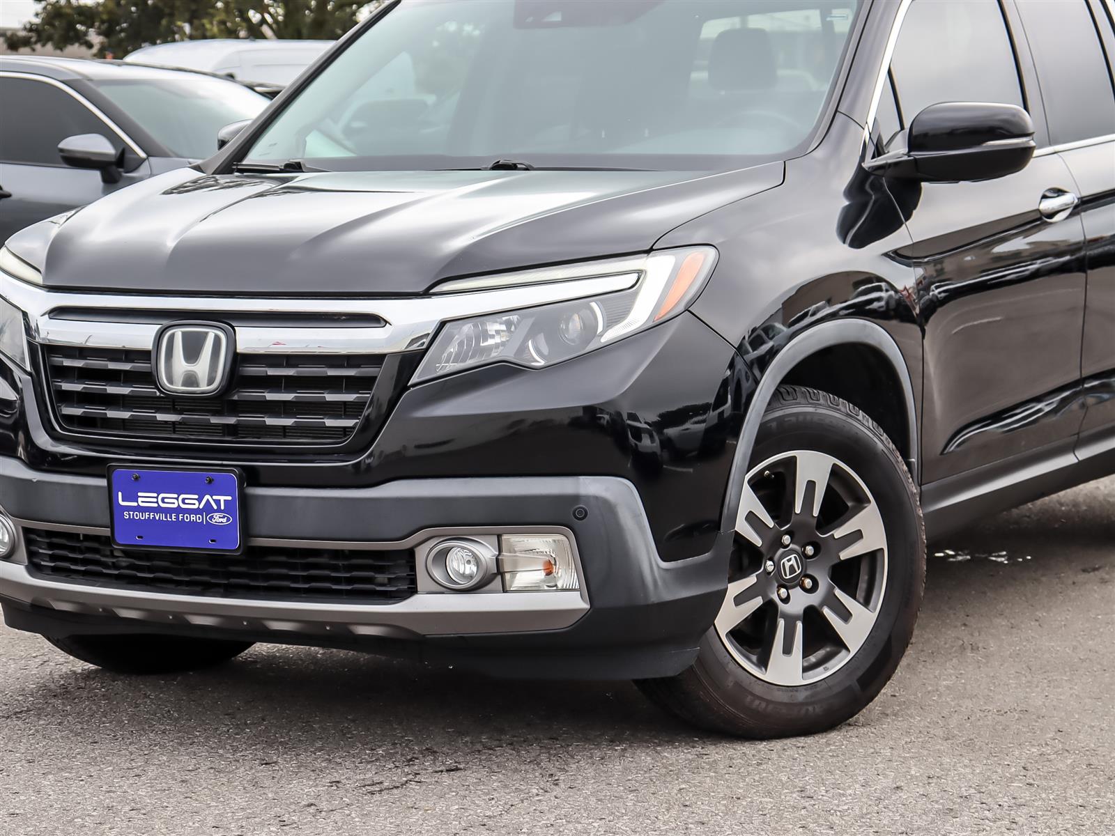2017 Honda Ridgeline Touring - Thumbnail 2