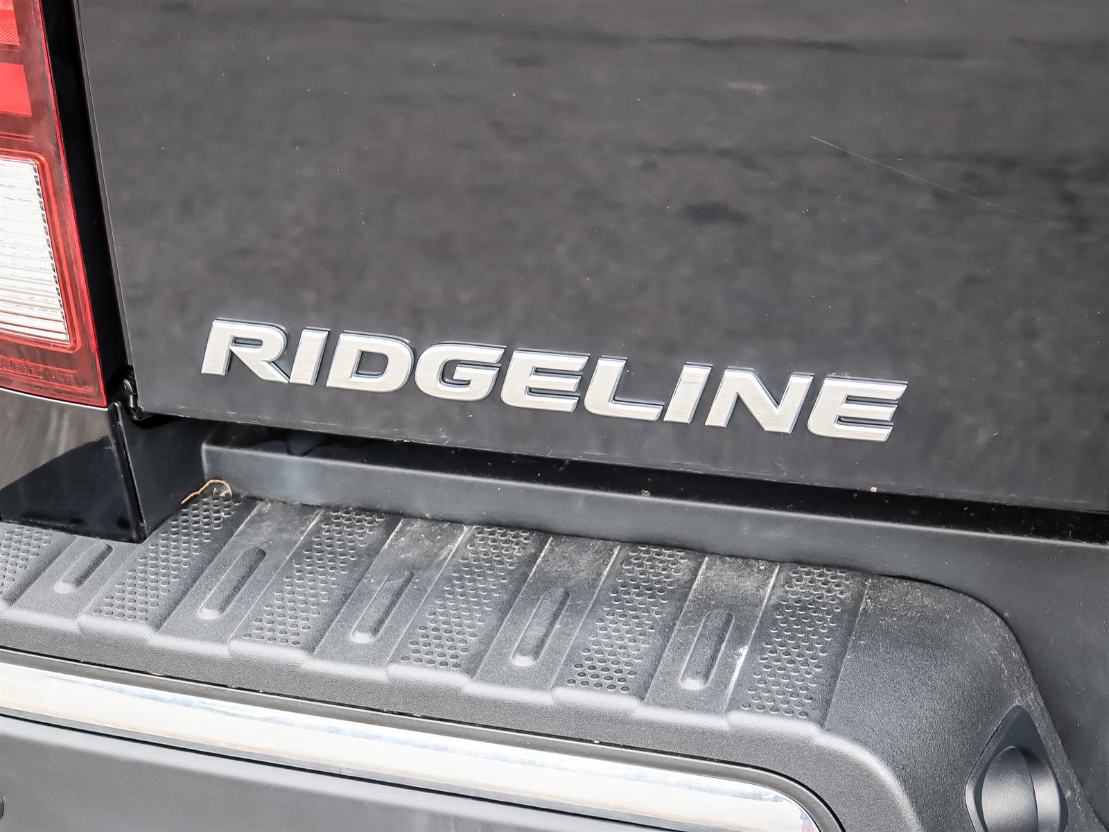 2017 Honda Ridgeline Touring - Thumbnail 24