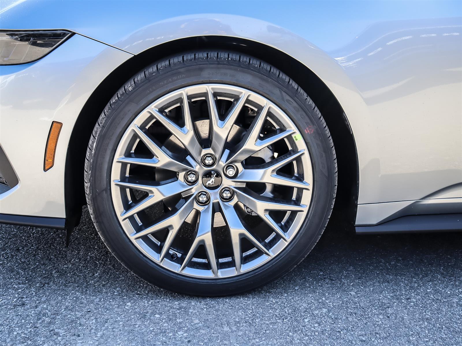 2026 Ford Mustang EcoBoost Premium Fastback - Thumbnail 18
