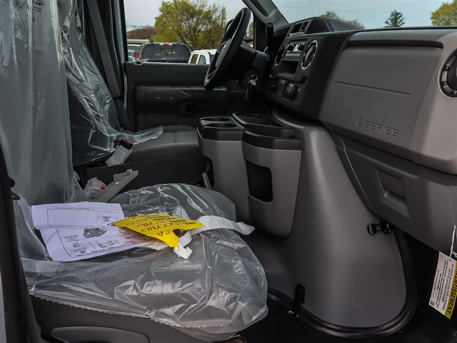 2027 Ford E-Series Cutaway E-450 DRW 158" WB - Thumbnail 11