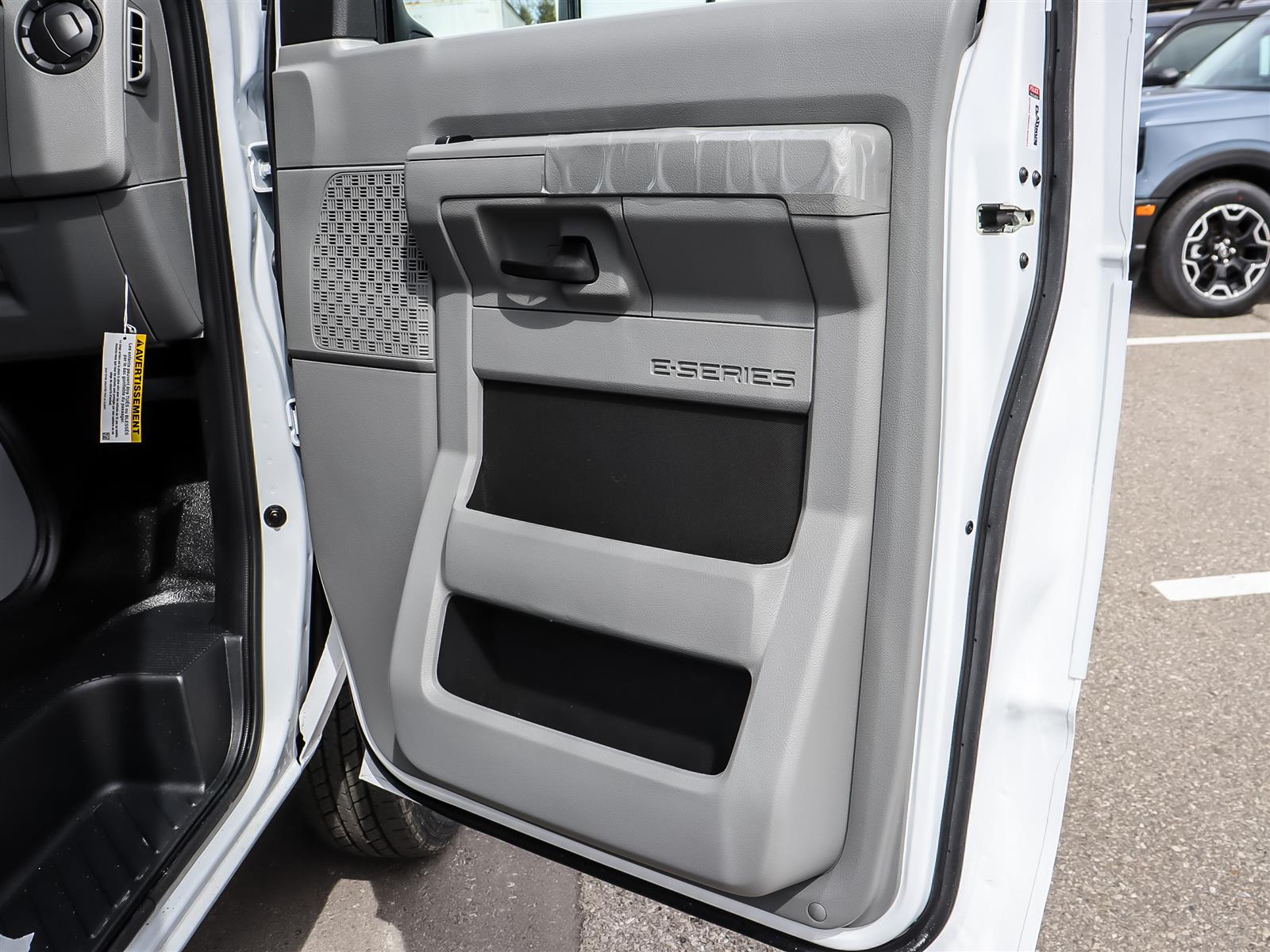 2027 Ford E-Series Cutaway E-450 DRW 158" WB - Thumbnail 12