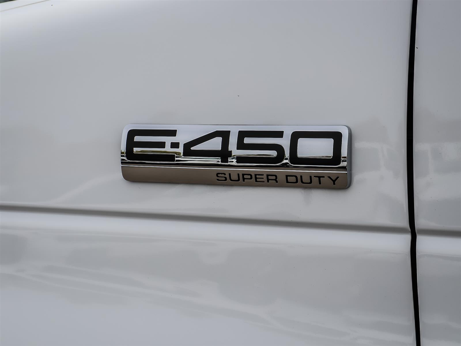 2027 Ford E-Series Cutaway E-450 DRW 158" WB - Thumbnail 14