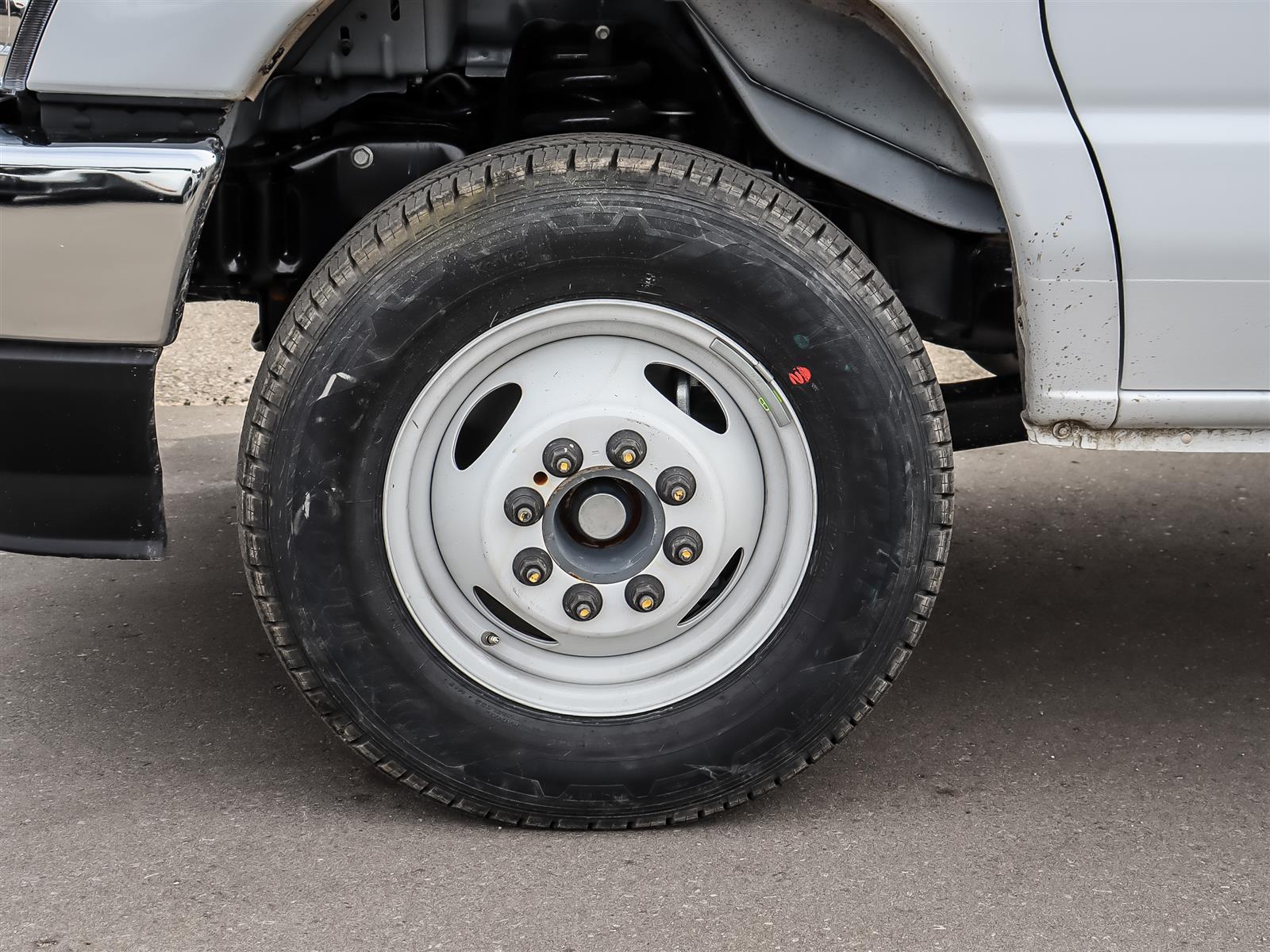 2027 Ford E-Series Cutaway E-450 DRW 158" WB - Thumbnail 15