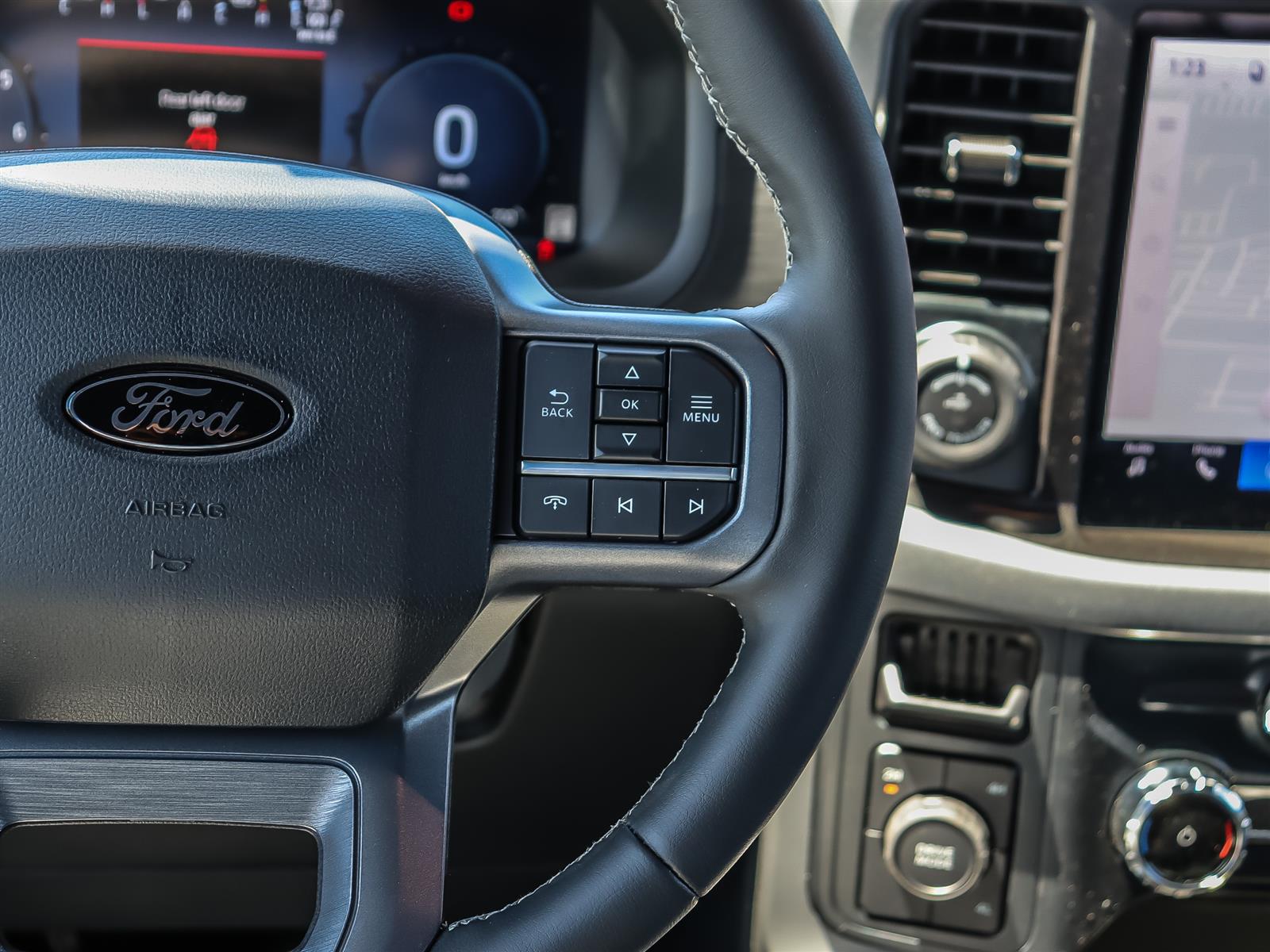 2026 Ford F-150 XLT 4WD SuperCrew 5.5' Box - Thumbnail 12