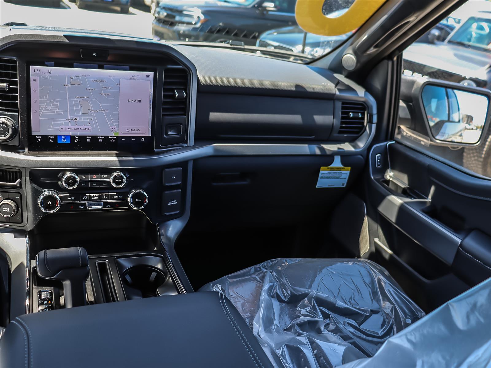 2026 Ford F-150 XLT 4WD SuperCrew 5.5' Box - Thumbnail 15