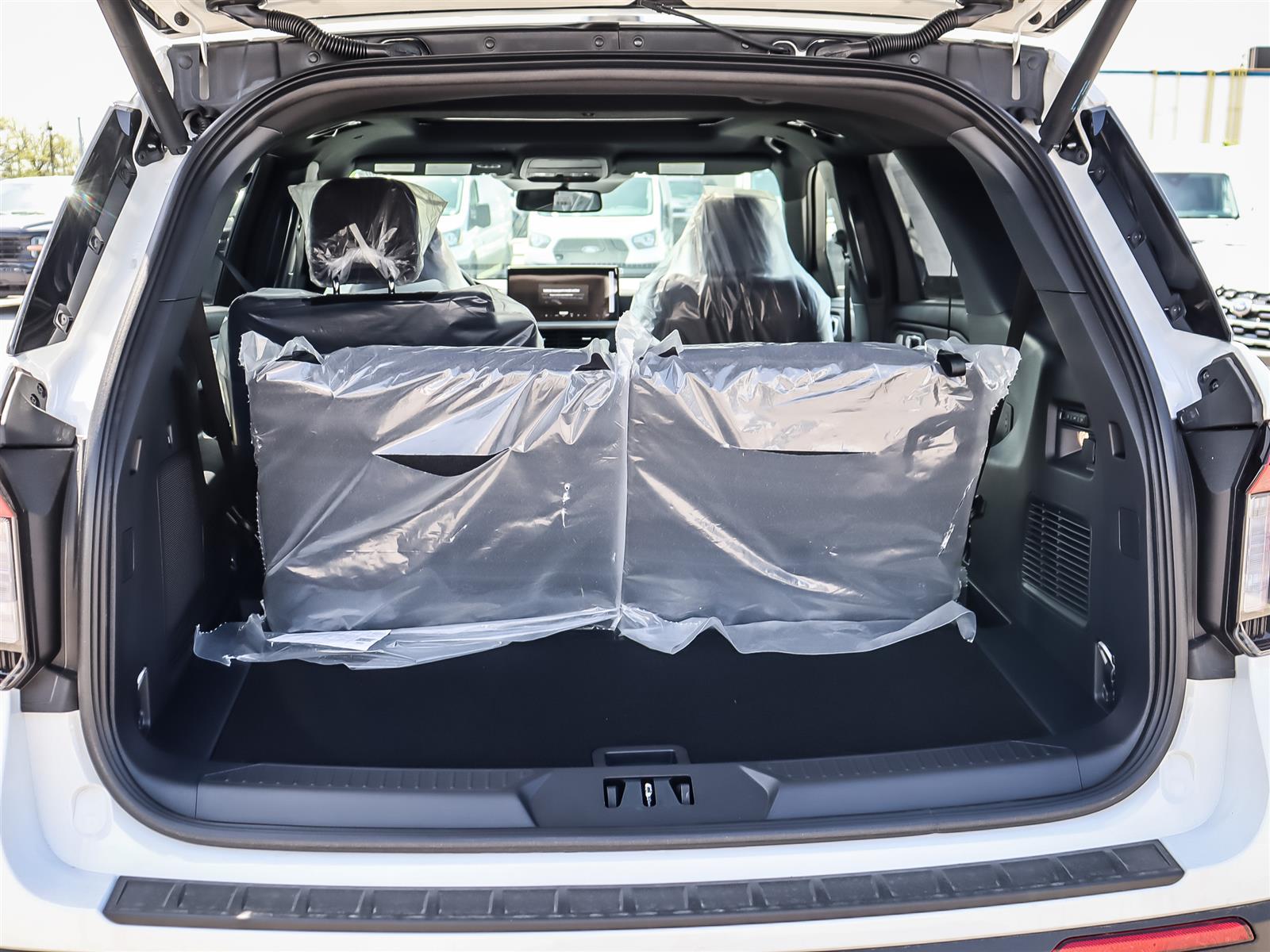 2026 Ford Explorer Platinum 4WD - Thumbnail 21
