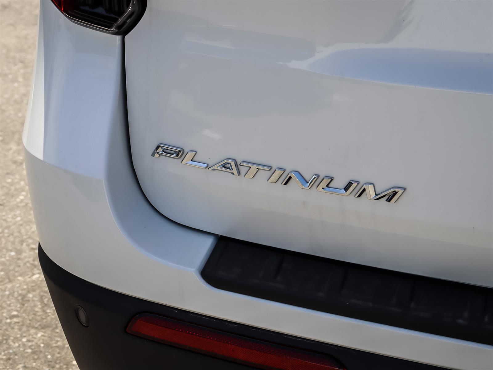 2026 Ford Explorer Platinum 4WD - Thumbnail 23