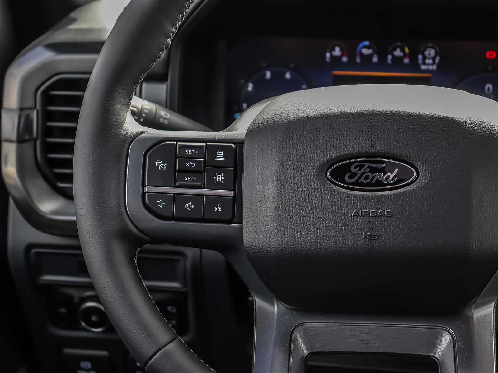 2026 Ford F-150 LARIAT 4WD SuperCrew 5.5' Box - Thumbnail 14