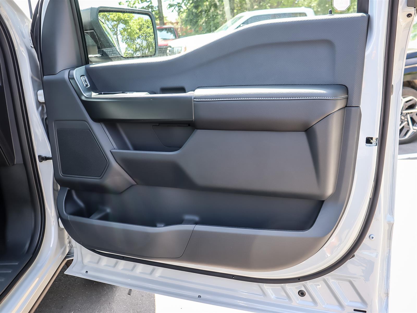 2026 Ford F-150 STX 4WD SuperCrew 5.5' Box - Thumbnail 19