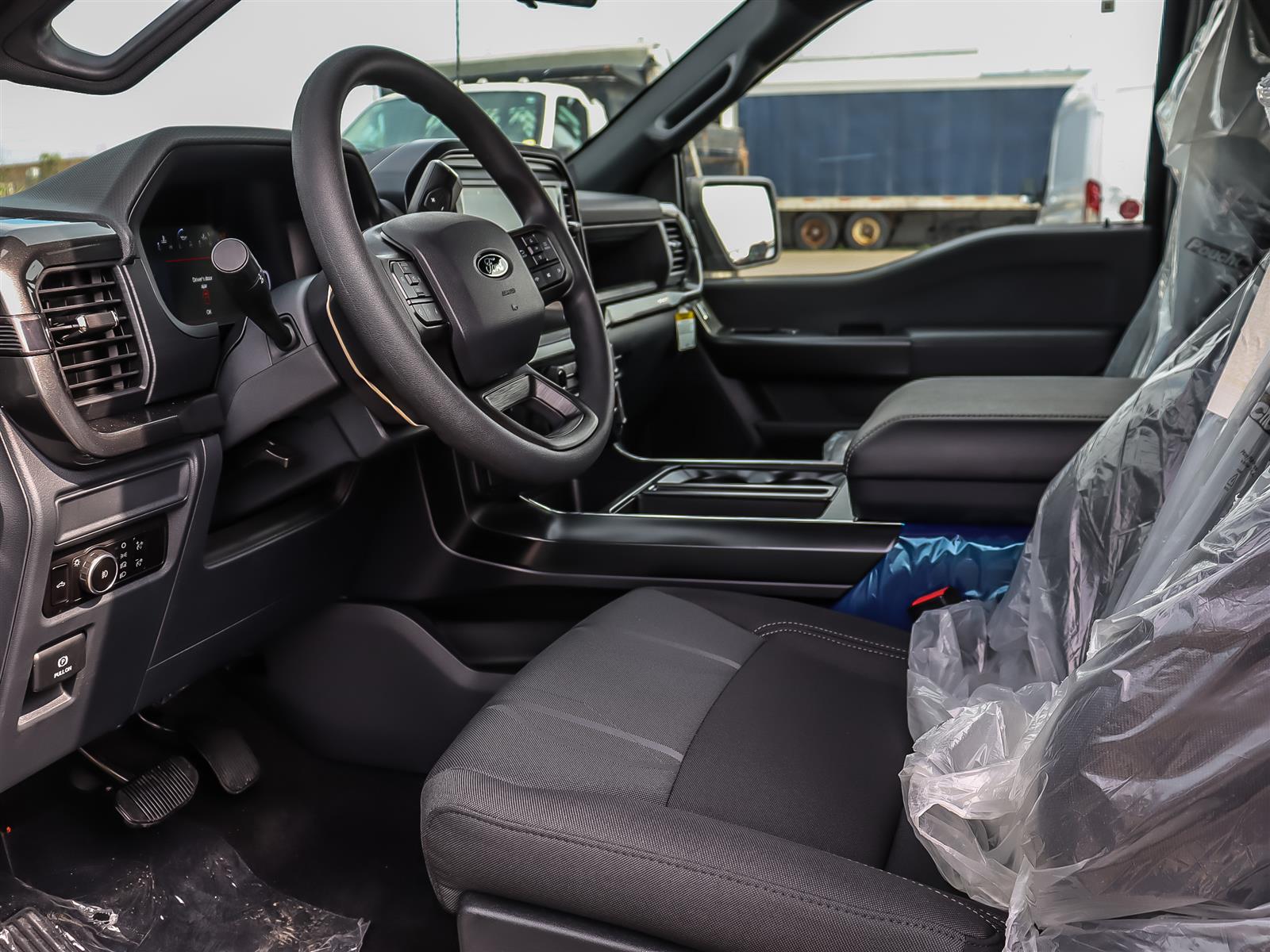 2026 Ford F-150 STX 4WD SuperCrew 5.5' Box - Thumbnail 8