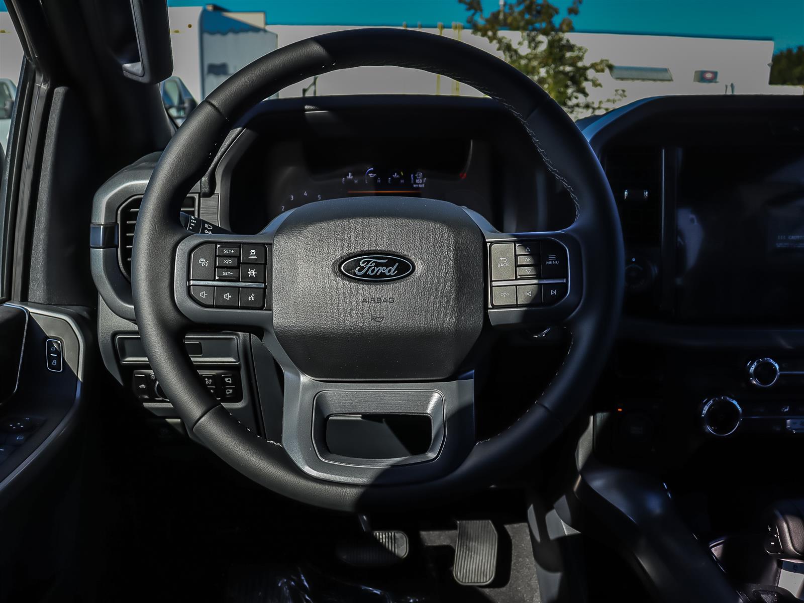 2026 Ford F-150 XLT 4WD SuperCrew 5.5' Box - Thumbnail 12