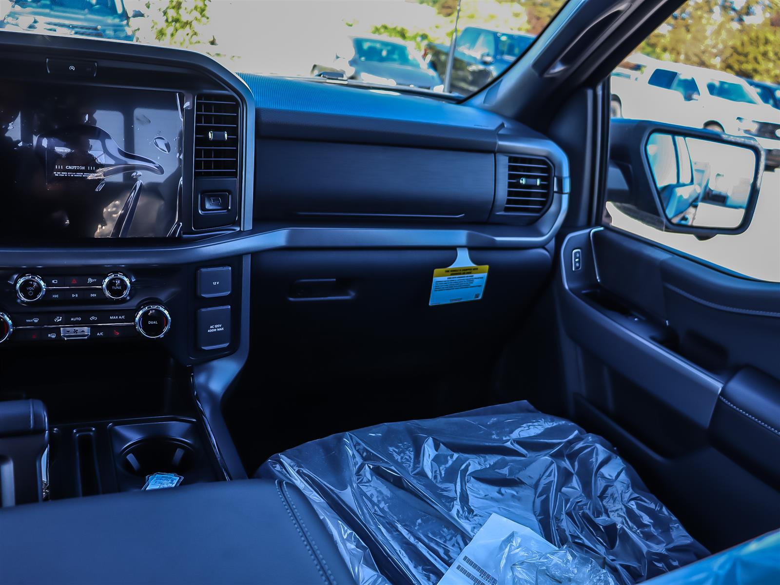 2026 Ford F-150 XLT 4WD SuperCrew 5.5' Box - Thumbnail 17