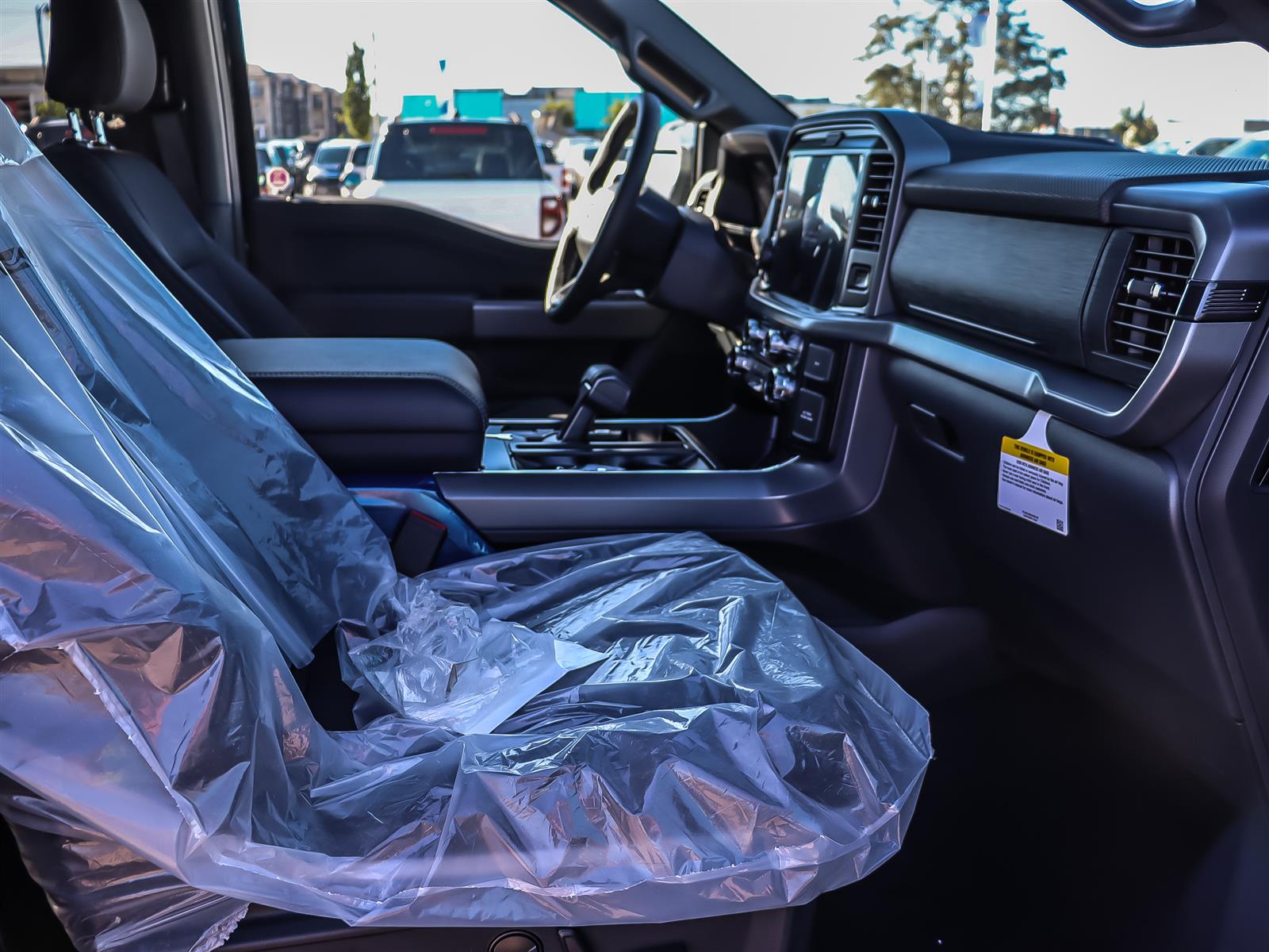 2026 Ford F-150 XLT 4WD SuperCrew 5.5' Box - Thumbnail 18