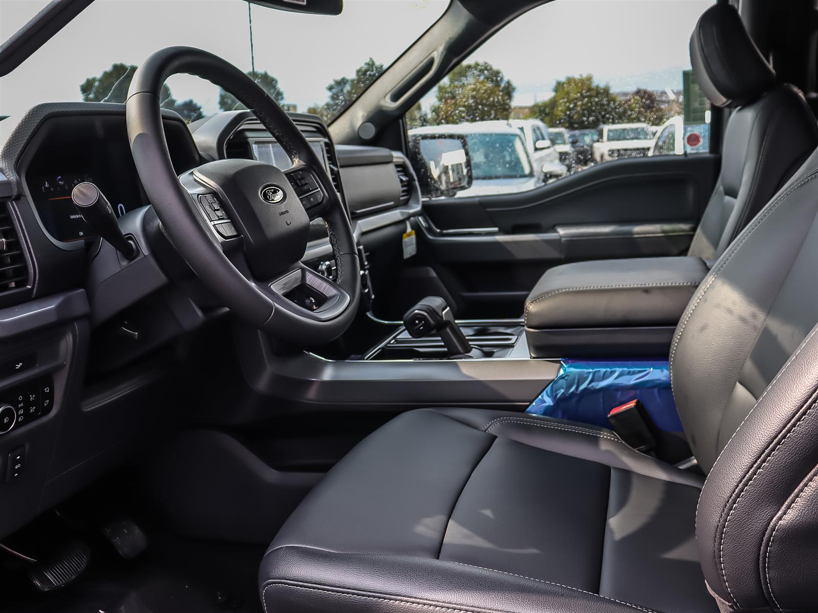 2026 Ford F-150 XLT 4WD SuperCrew 5.5' Box - Thumbnail 8