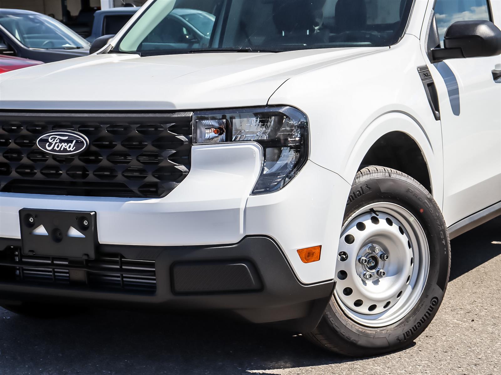 2026 Ford Maverick XL AWD SuperCrew - Thumbnail 2