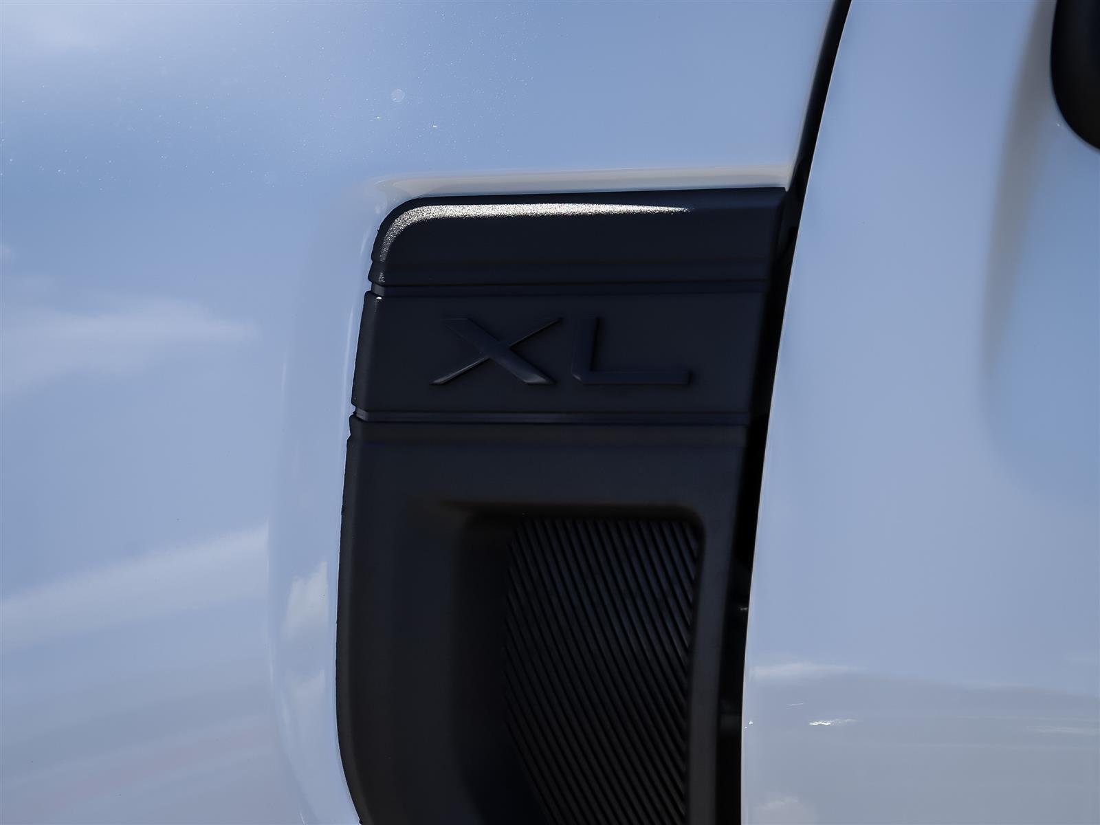 2026 Ford Maverick XL AWD SuperCrew - Thumbnail 21