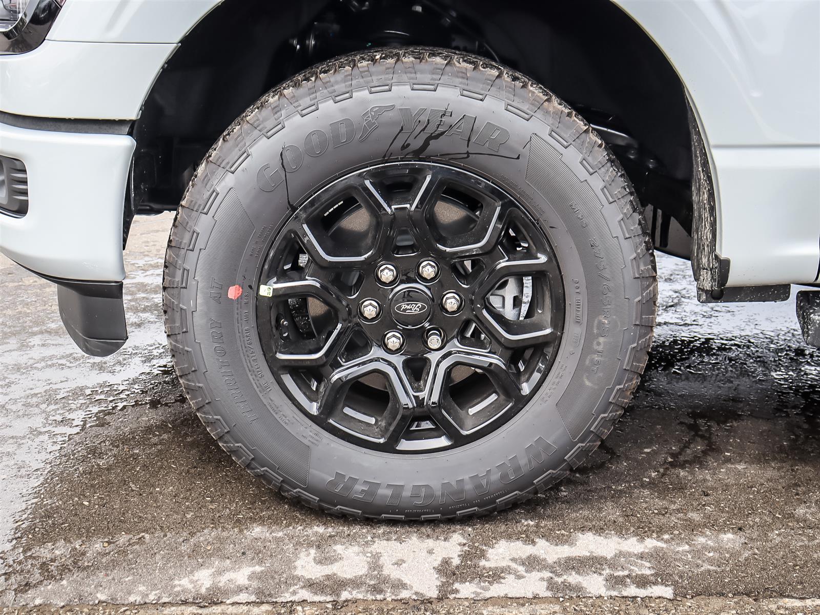 2026 Ford F-150 XLT 4WD SuperCrew 5.5' Box - Thumbnail 24