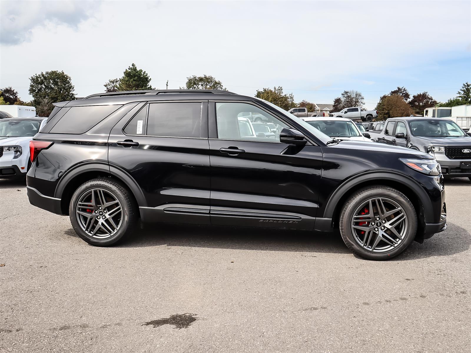 2026 Ford Explorer ST 4WD - Thumbnail 4