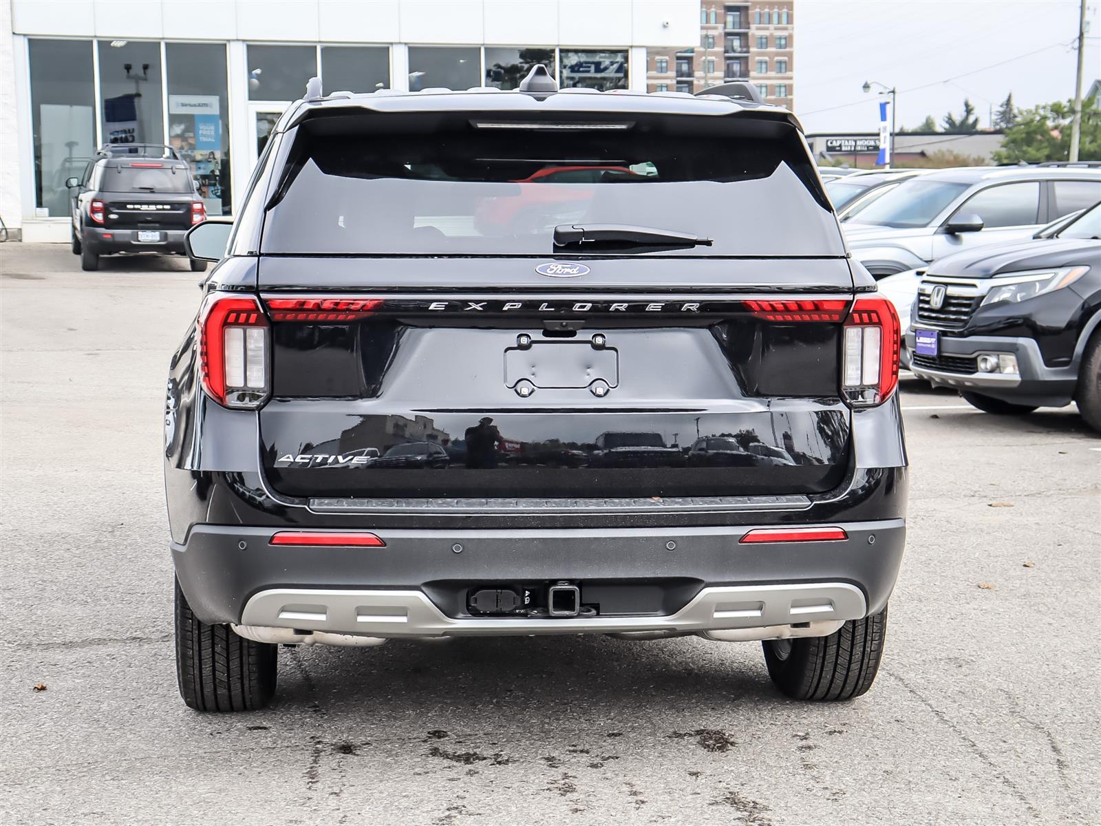 2027 Ford Explorer Active w/200A Pkg 4WD - Thumbnail 5