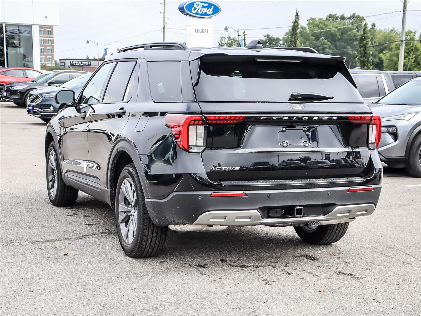 2027 Ford Explorer Active w/200A Pkg 4WD - Thumbnail 6