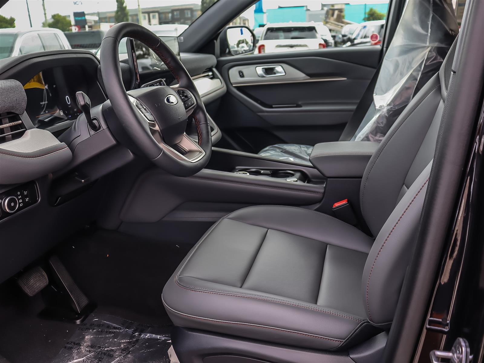 2027 Ford Explorer Active w/200A Pkg 4WD - Thumbnail 8