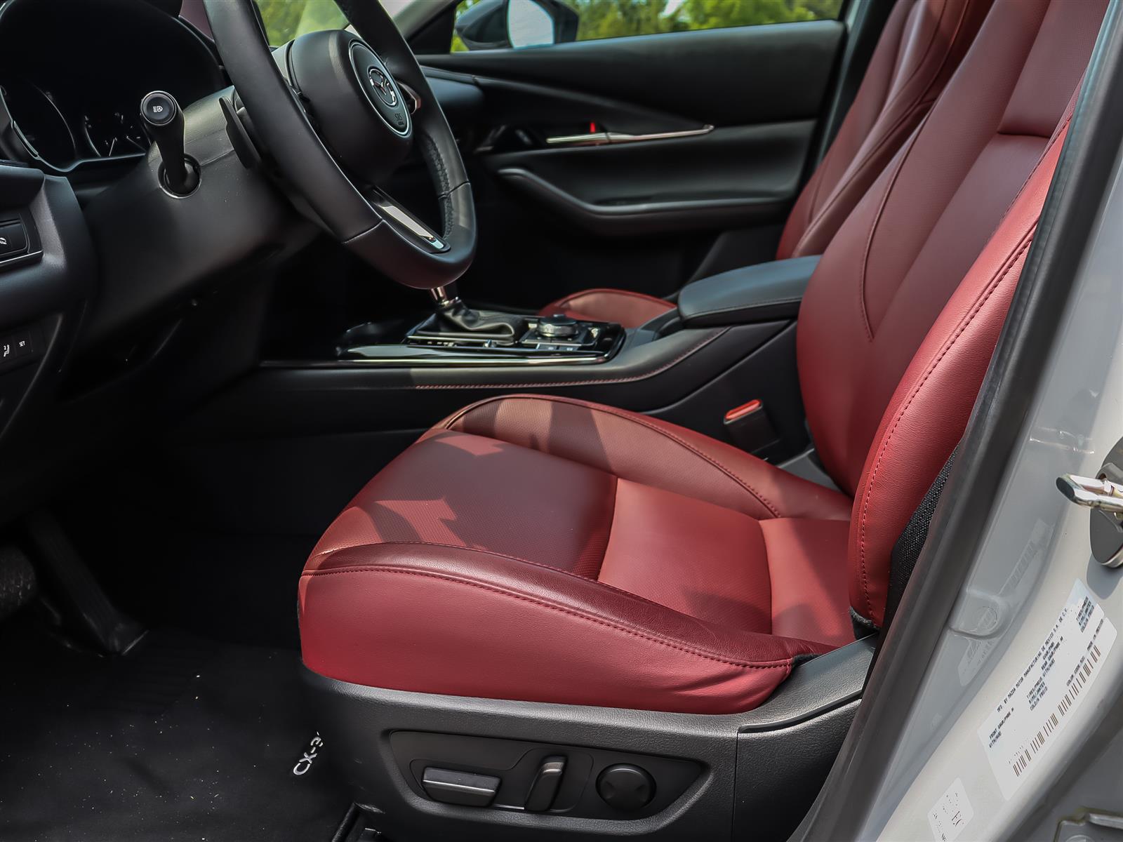 2025 Mazda CX-30 GT AWD - Thumbnail 11