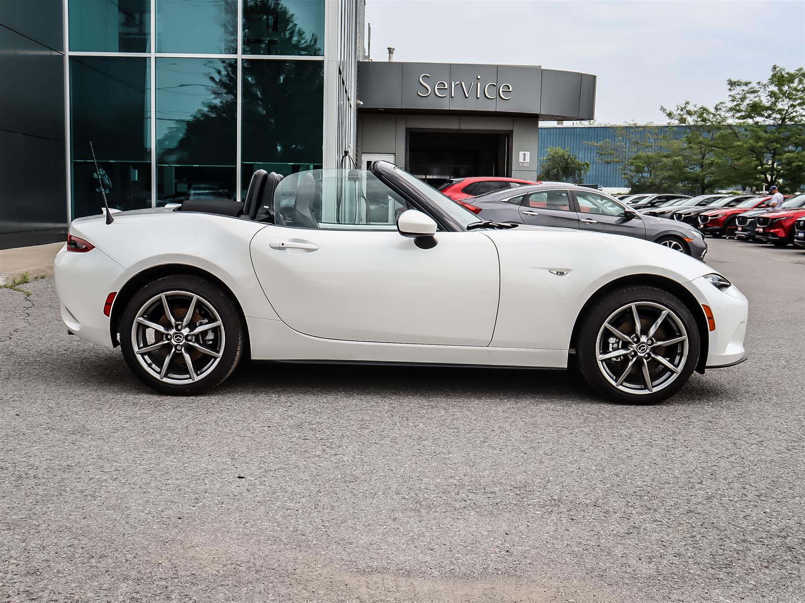 2023 Mazda MX-5 Grand Touring AT - Thumbnail 4