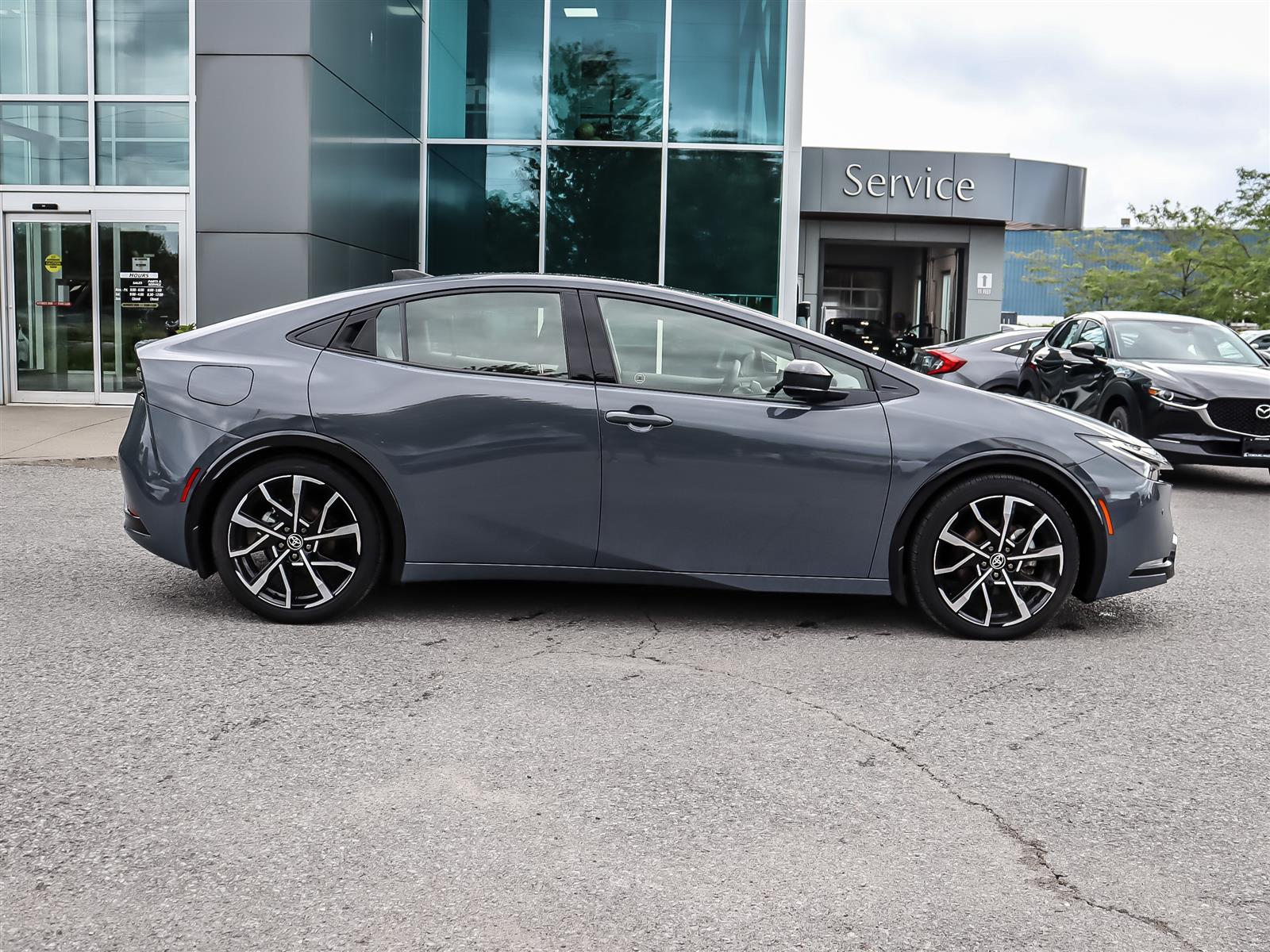 2026 Toyota Prius Prime Nightshade - Thumbnail 4