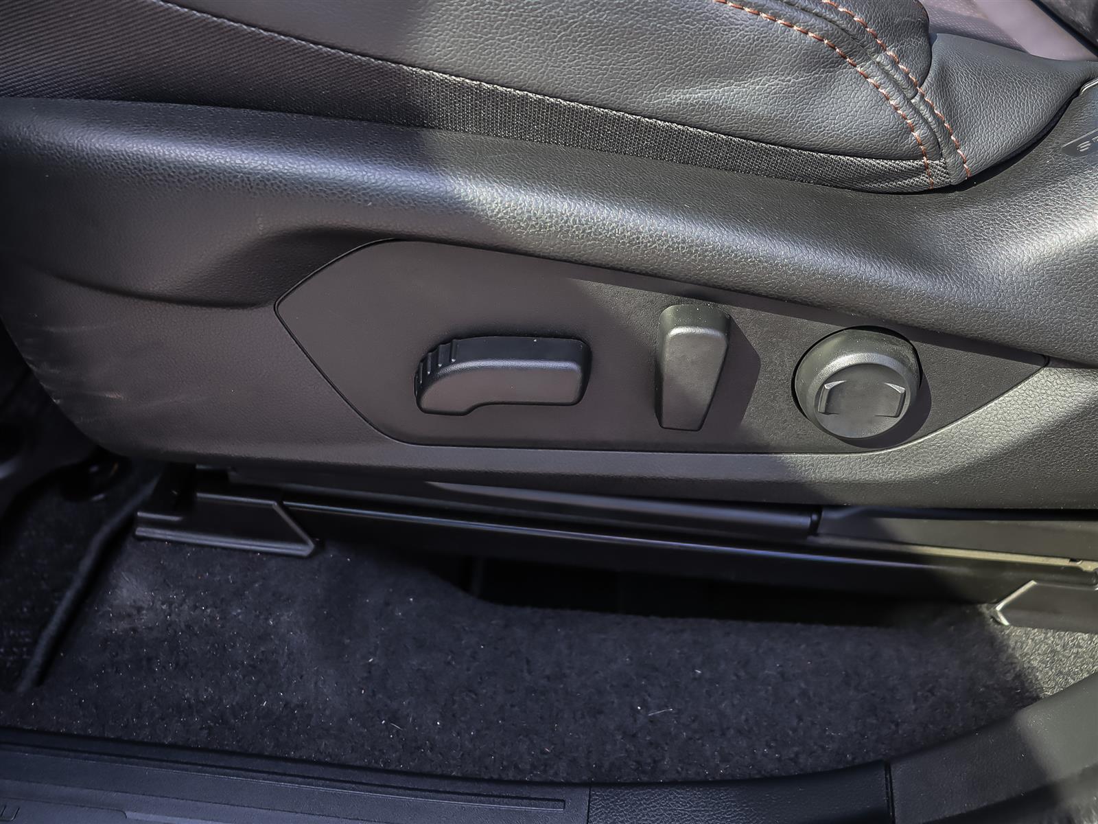 2025 Subaru Forester Touring Premium - Thumbnail 13