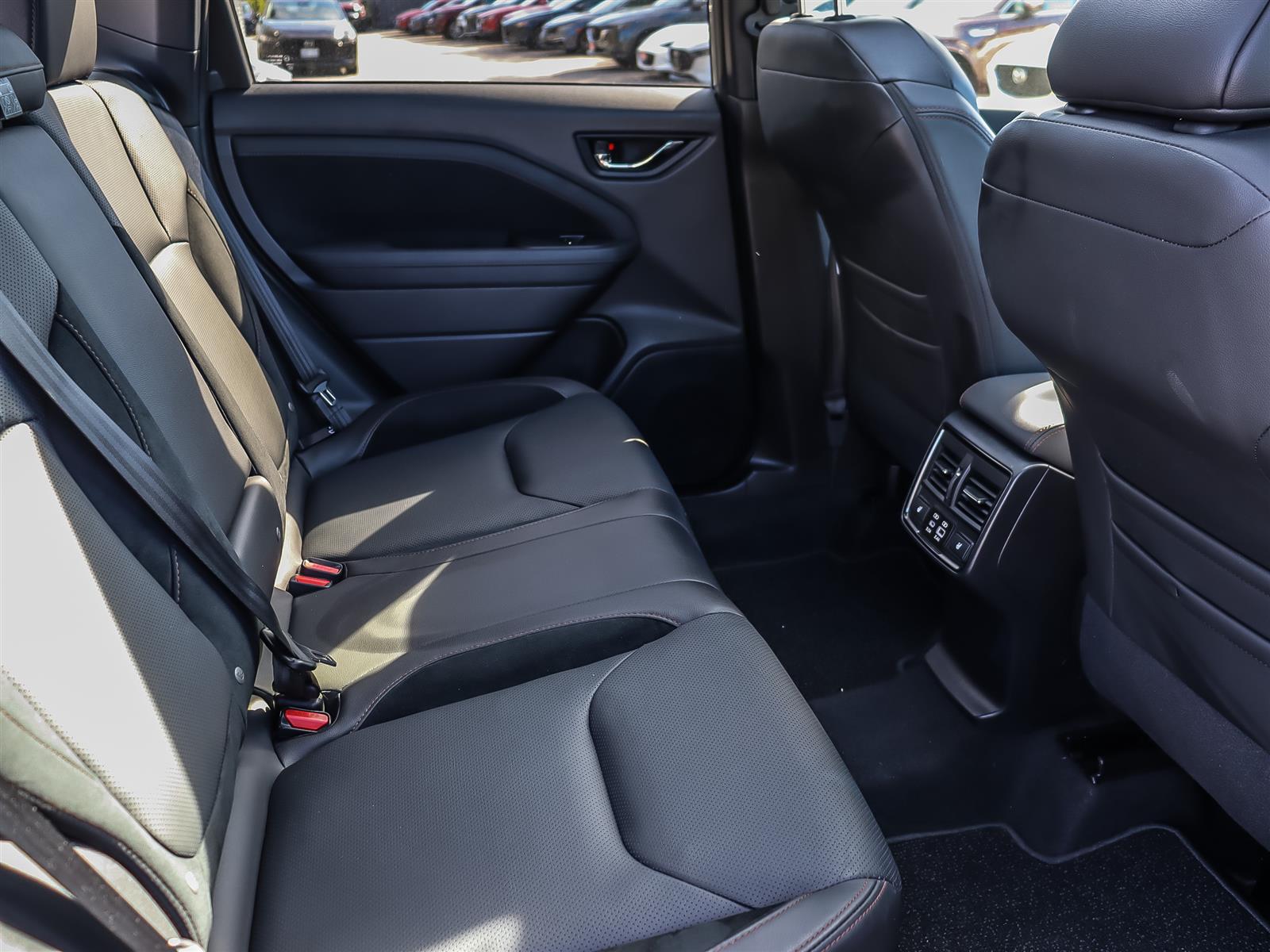 2025 Subaru Forester Touring Premium - Thumbnail 24