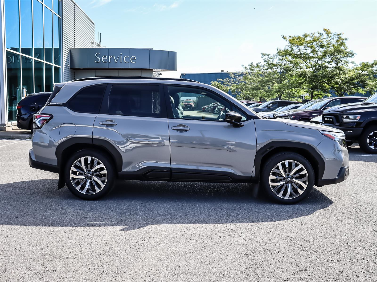 2025 Subaru Forester Touring Premium - Thumbnail 4