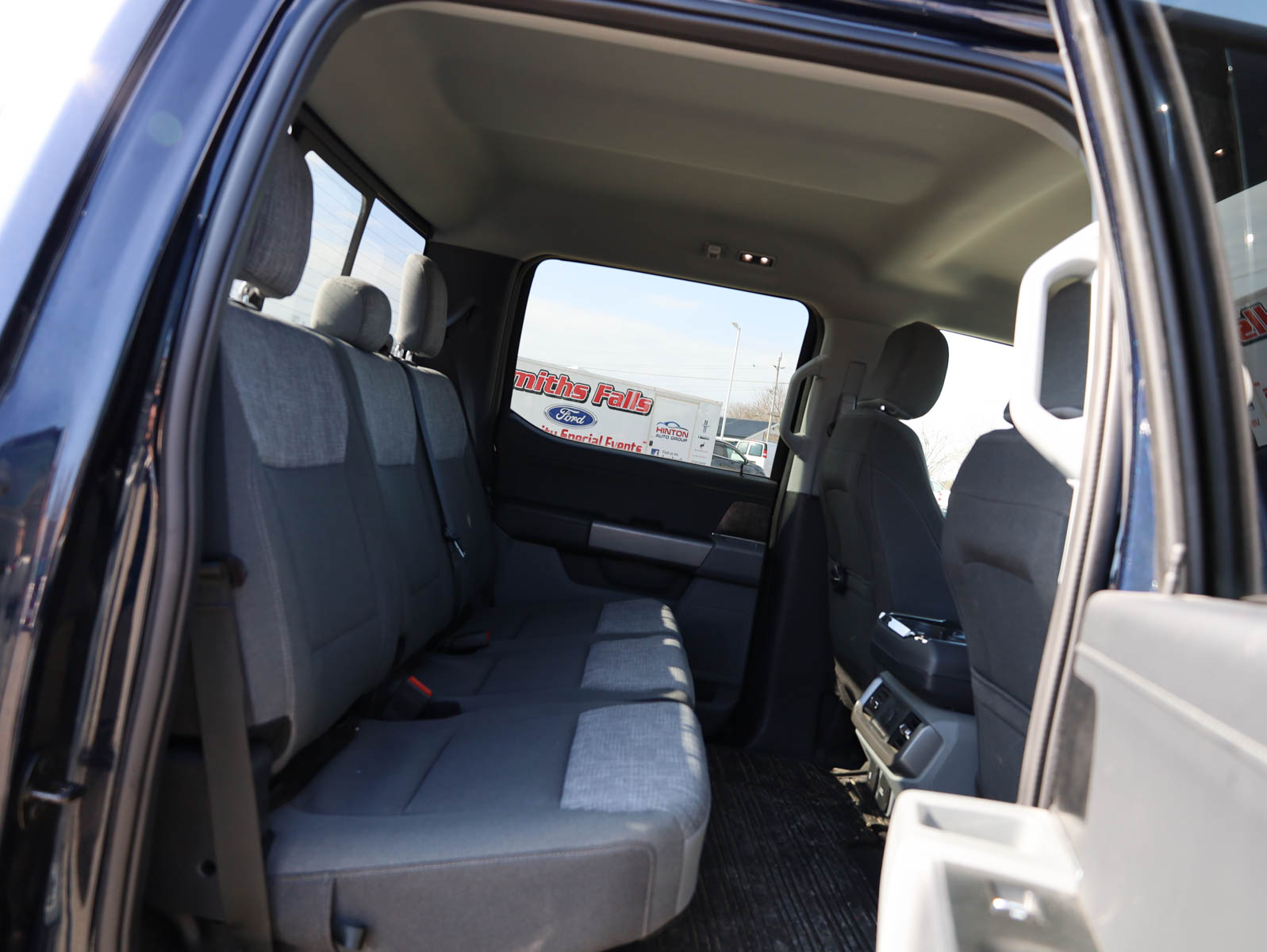 2023 Ford F-150 XLT - Thumbnail 28