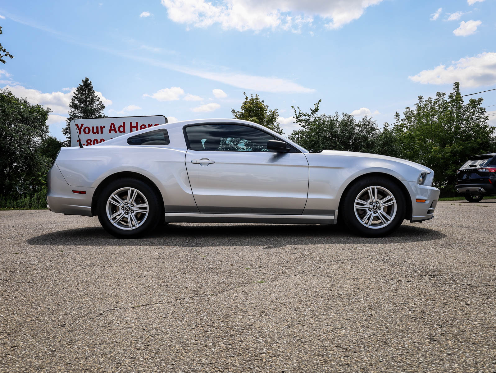 2014 Ford Mustang Premium - Thumbnail 3