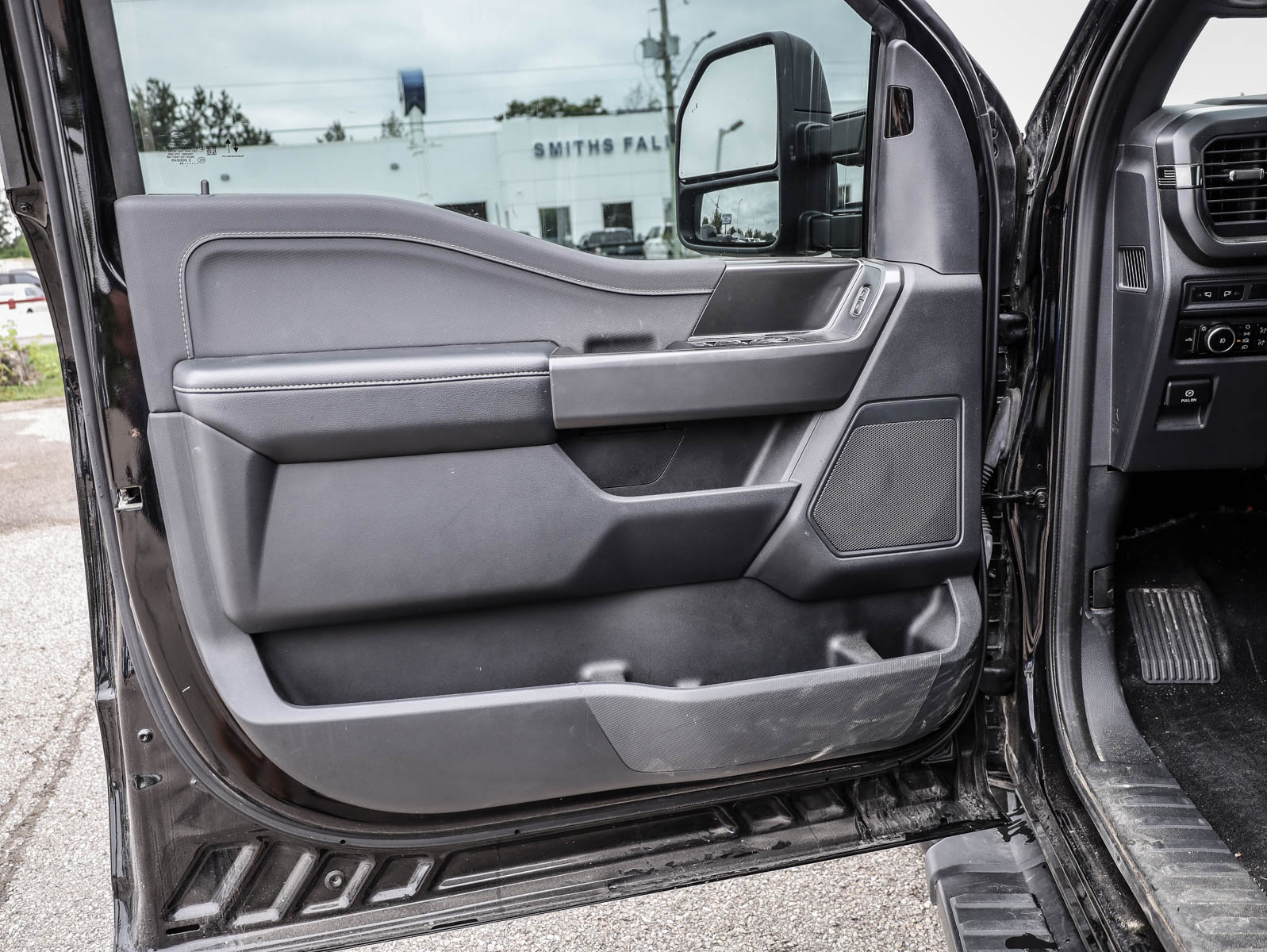 2024 Ford F-150 XLT - Thumbnail 7
