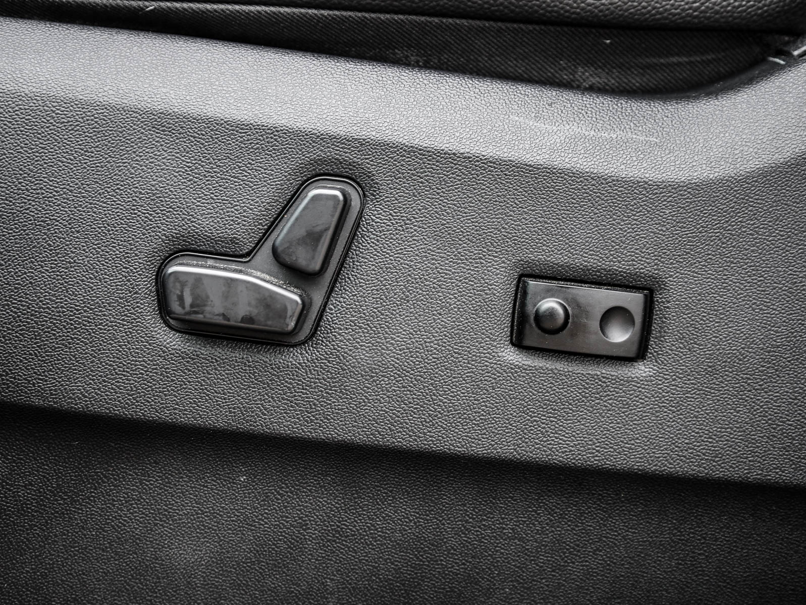 2020 Dodge Grand Caravan Premium Plus - Thumbnail 10