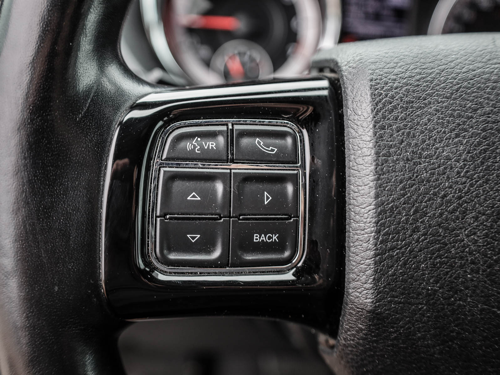 2020 Dodge Grand Caravan Premium Plus - Thumbnail 11