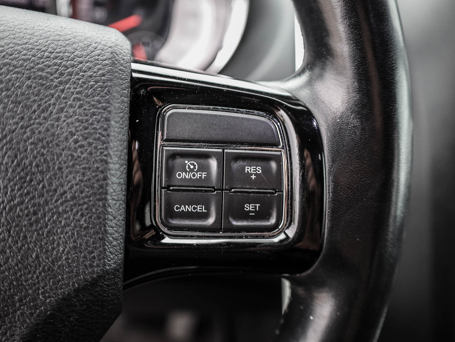 2020 Dodge Grand Caravan Premium Plus - Thumbnail 12