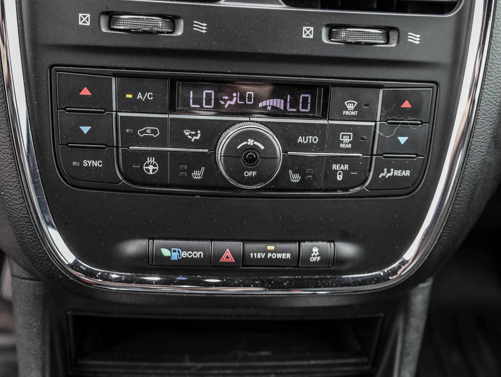 2020 Dodge Grand Caravan Premium Plus - Thumbnail 17