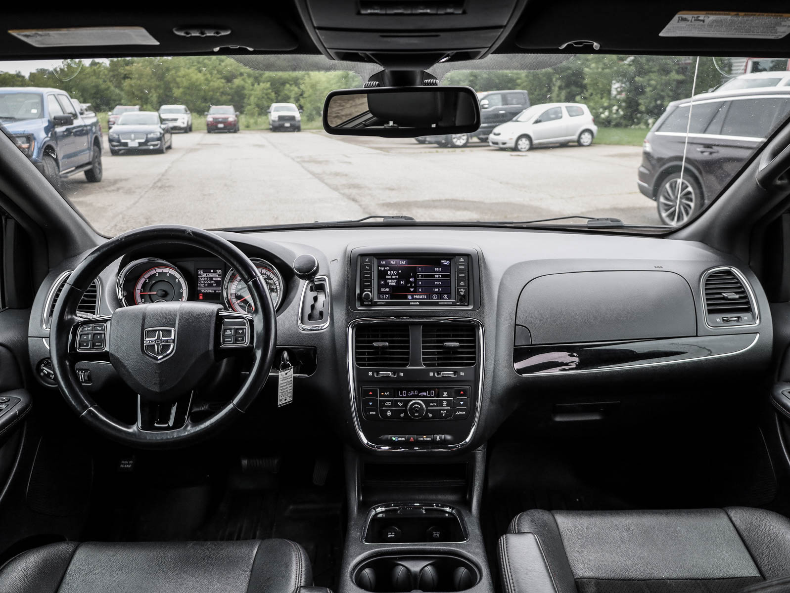 2020 Dodge Grand Caravan Premium Plus - Thumbnail 19