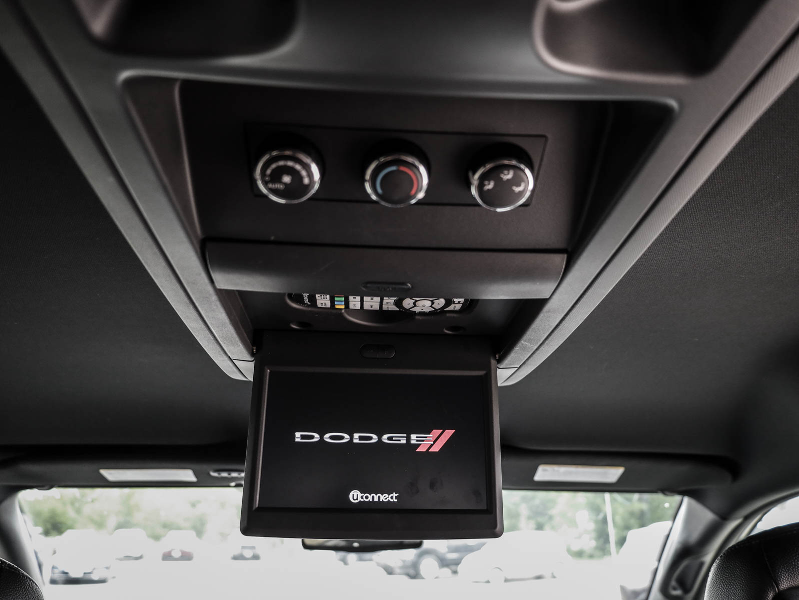 2020 Dodge Grand Caravan Premium Plus - Thumbnail 23