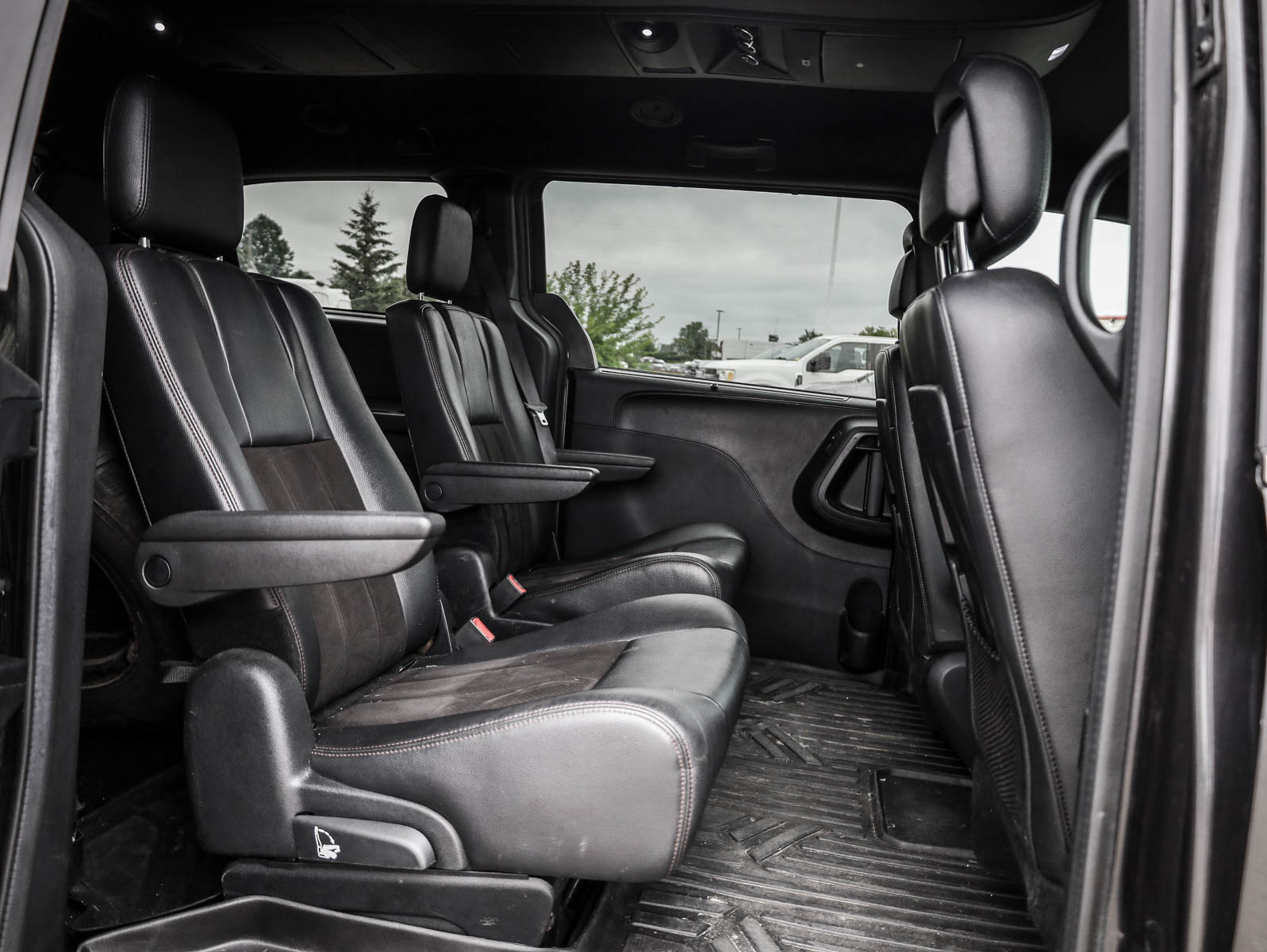 2020 Dodge Grand Caravan Premium Plus - Thumbnail 25