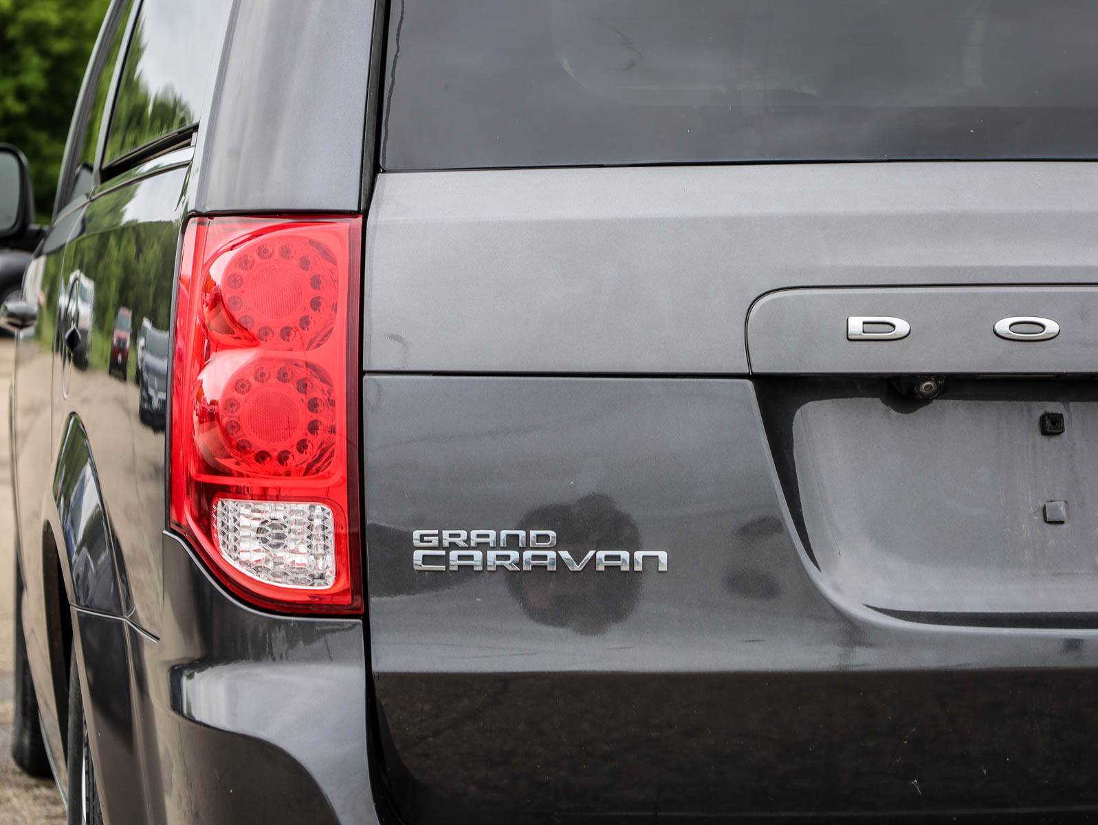 2020 Dodge Grand Caravan Premium Plus - Thumbnail 6