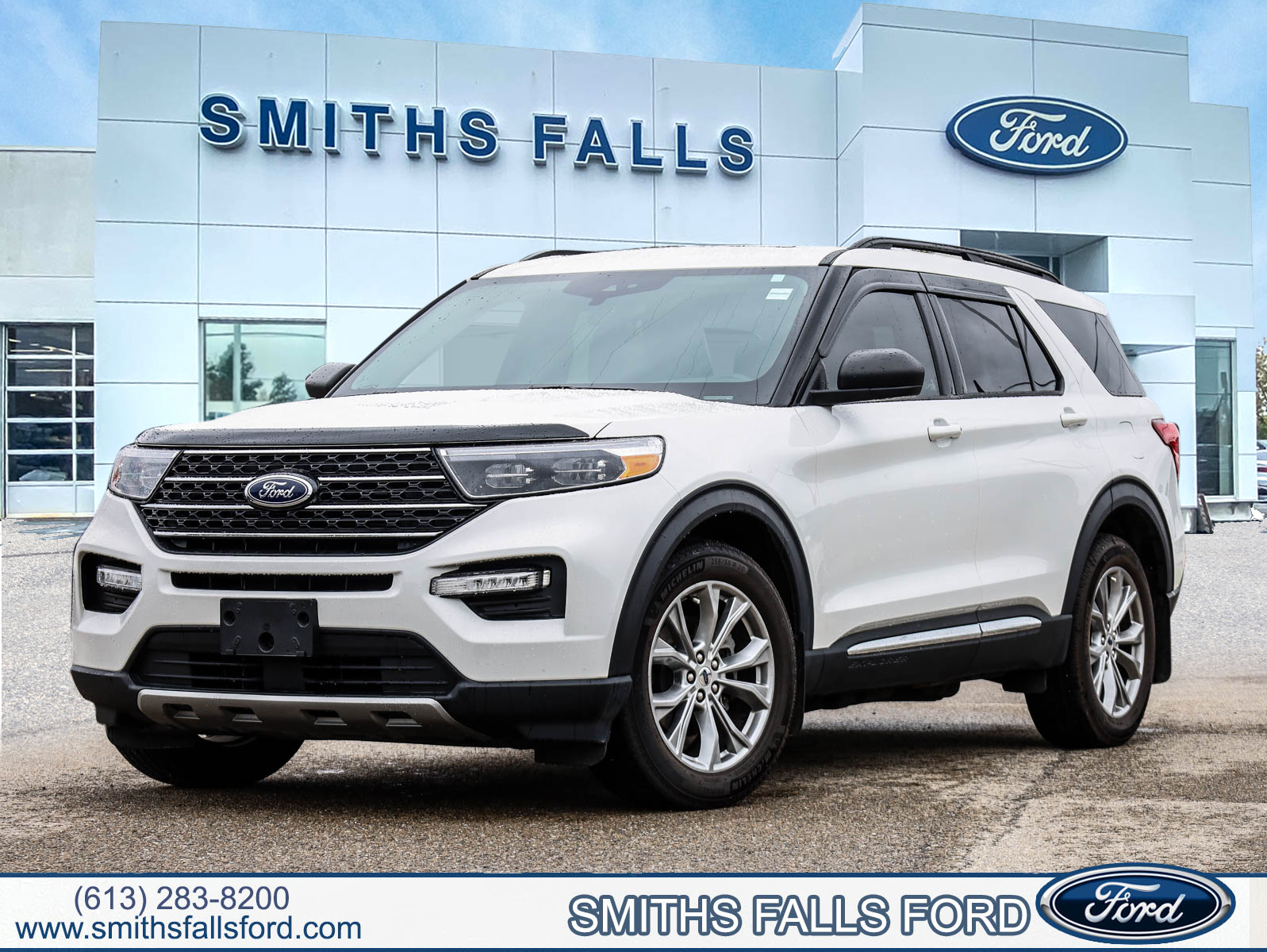 2023 Ford Explorer XLT 4WD - Main View