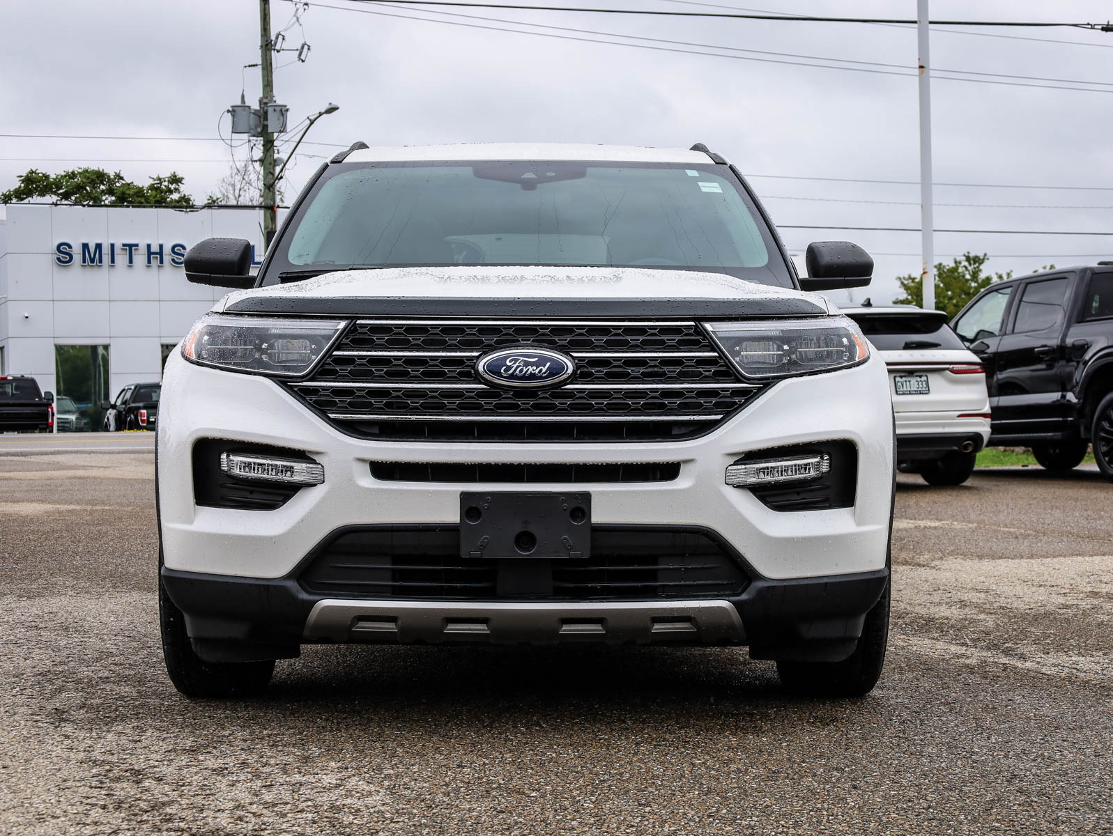 2023 Ford Explorer XLT 4WD - Thumbnail 2
